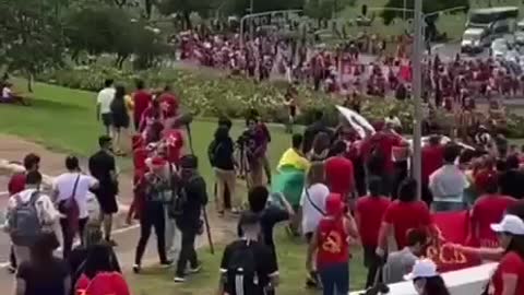 Não Podemos Baixar a Cabeça, Somos o Povo Brasil....