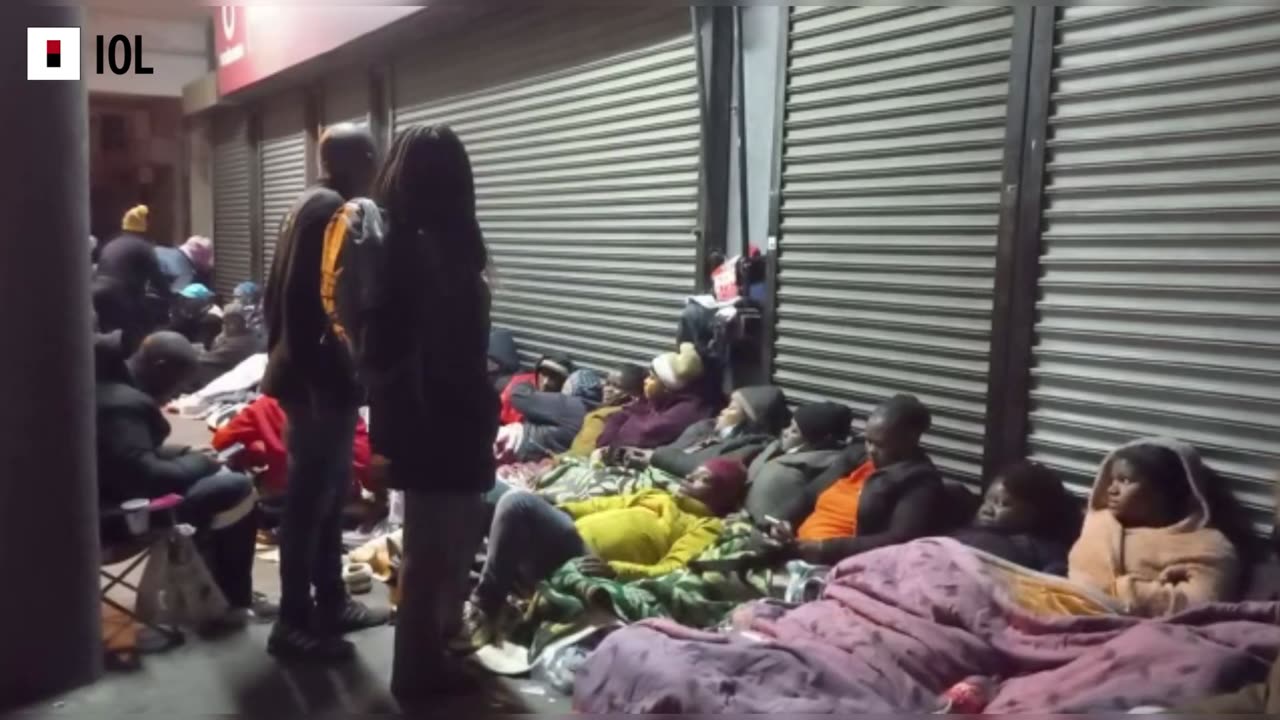 Watch: EPWP Workers sleep outside Gauteng govenment building