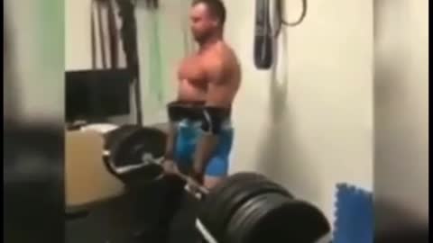 Just another "new normal" day in the gym.... vaxxed people dropping like flies.