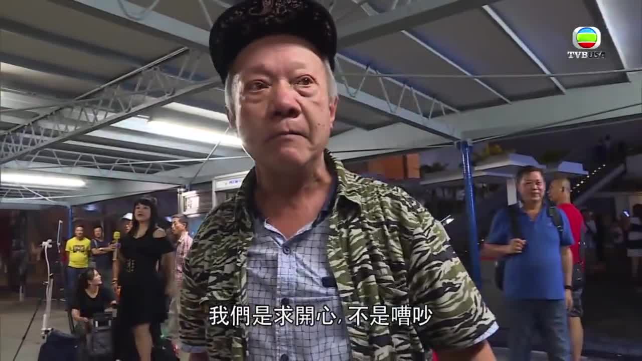 旺角行人專用區殺街 大媽殺入尖沙咀 - 東張西望