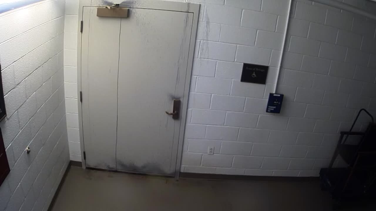 7052CVCLLStair11South_2021-01-06_18h40min01s600ms.mp4