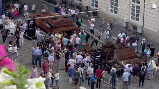 Celebrating with craft beer for new free museum of destroyed Russian tanks