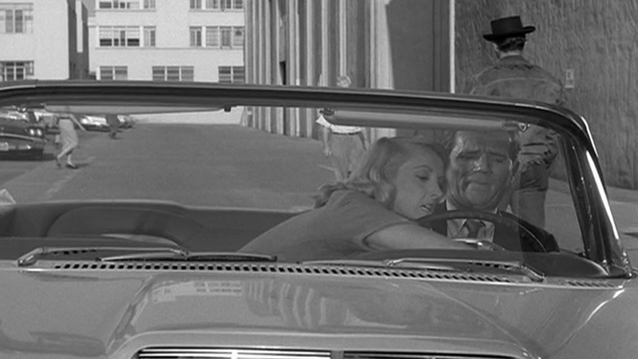 The Twilight Zone S01E23 A World Of Difference