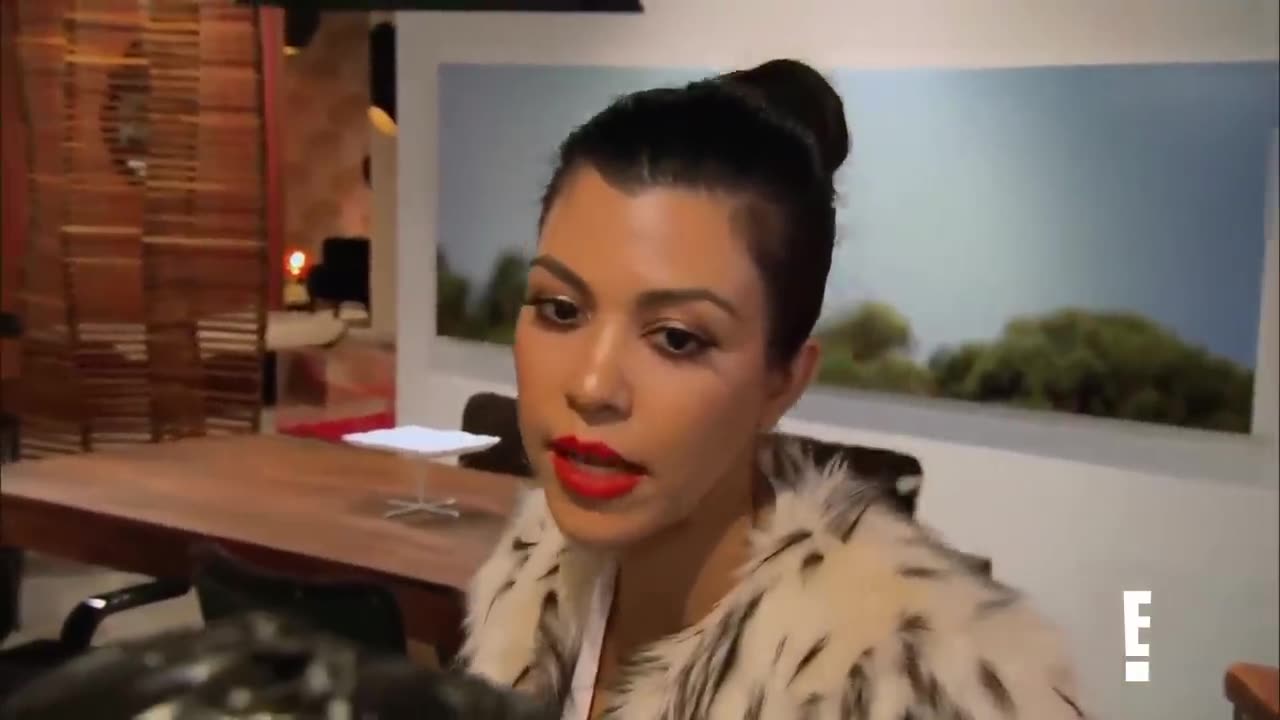 Kourtney Kardashian STRESSES Over Asking Kris for This 1 Thing KUWTK E!