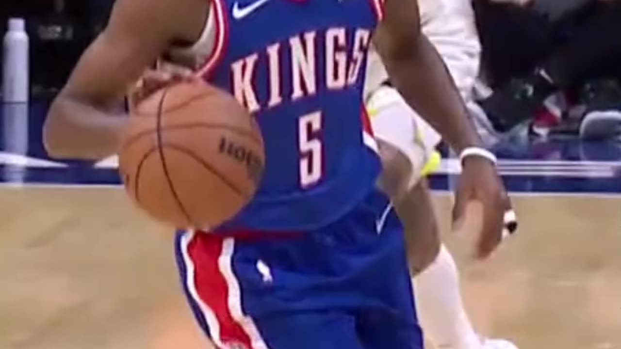 The Tale of the Shoeless Fox: A Return to the Court in NBA Midgame Magic"
