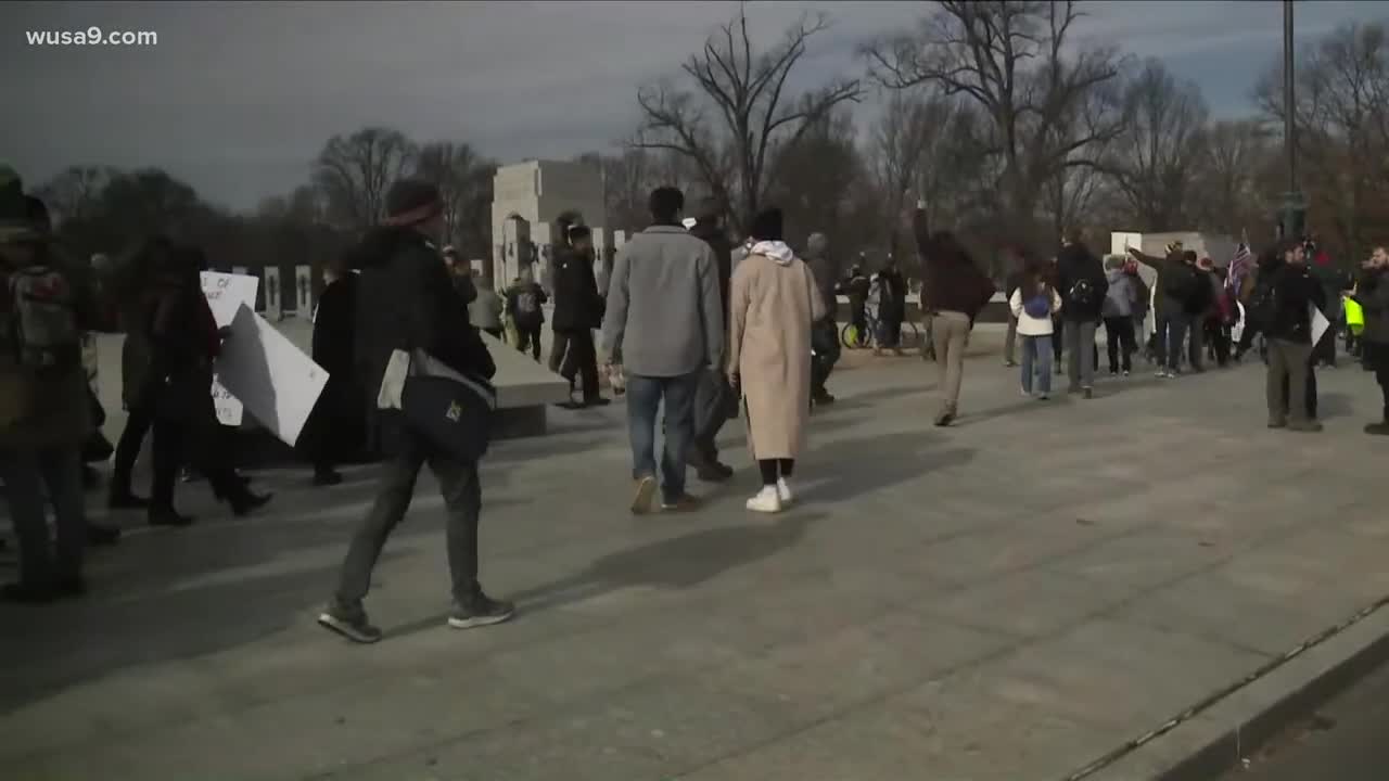 LIVE LOOK: Anti-vaccine mandate rally kicks off in DC