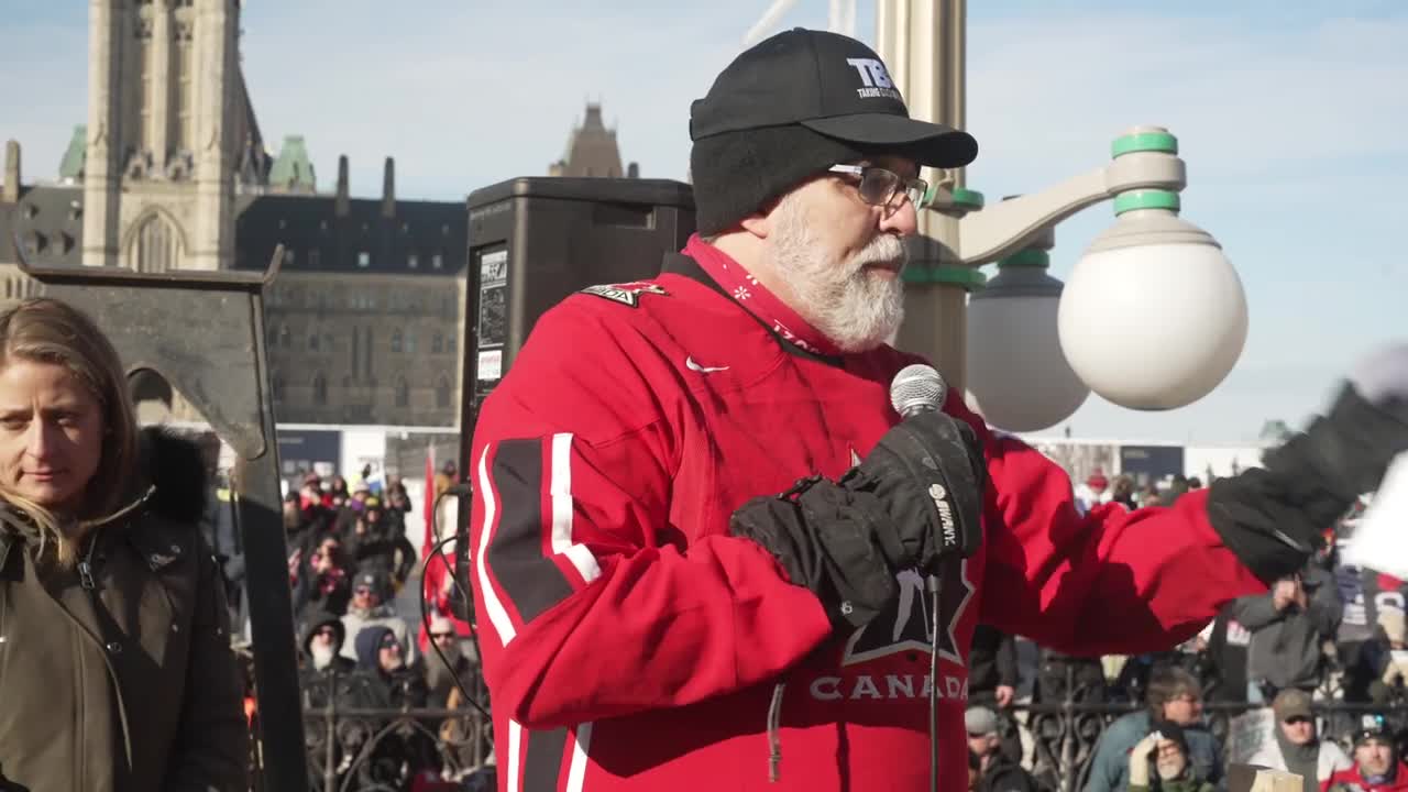 Dr. Byram Bridle speaking on Parliament Hill - Ottawa Protest January 2022