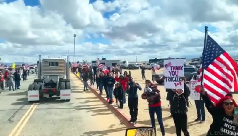 ¡Dios bendiga a los camioneros!¡Bellísimo!