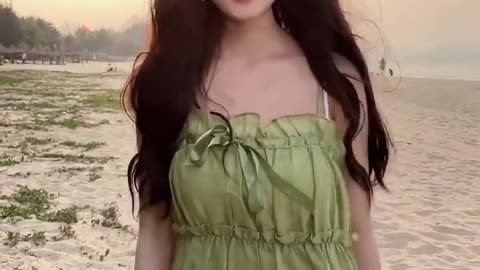 Adorable Chinese Lady in Shorts 🤩😍😁
