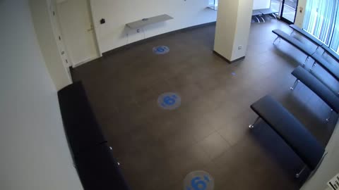 8030FCOB01128BadgingWaitingArea_2021-01-06_14h00min00s940ms.mp4