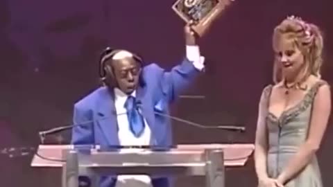 Never forget the time Beetle Juice collected Howard's award