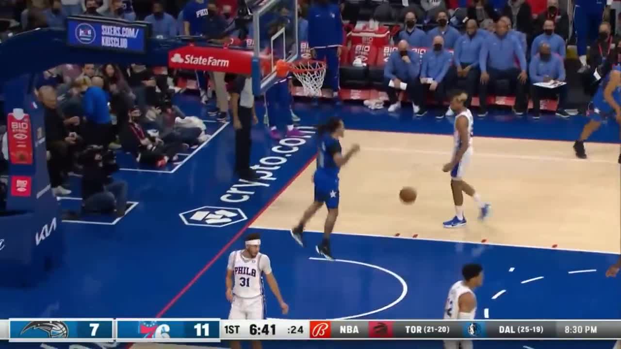 Tobias Harris literally set a screen on his own teammate to get Cole Anthony a wide open dunk