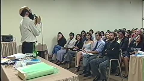 Em palestra de 1999, Dr. Enéas explica por que acredita em Deus