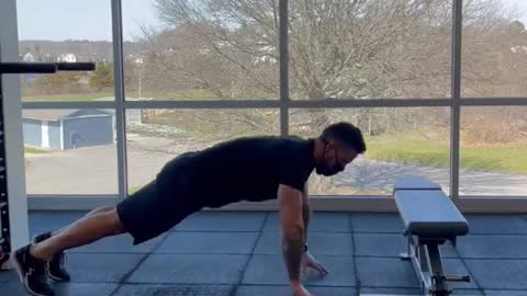 🔥EXPLOSIVE PLYO PUSH UPS VARIATIONS🔥 4 explosive plyo push up variations for you guys to try