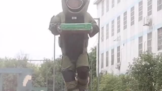 Chinese EOD Soldiers