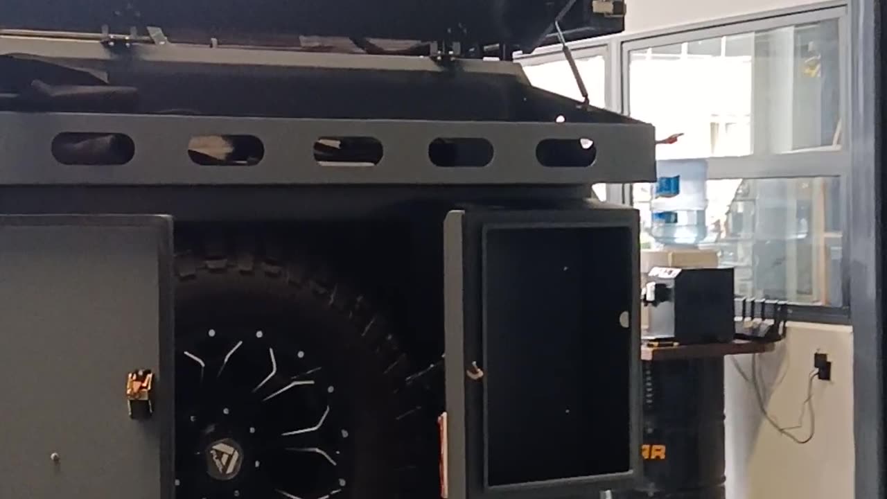 Today customer from the Mongolian steppes, pick up the flat-top aluminum alloy off-road trailer