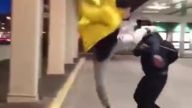 I must warn you that I learned this from anime and I have a black belt bro !