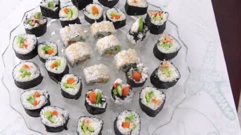 How to Make Simple Sushi California Rolls