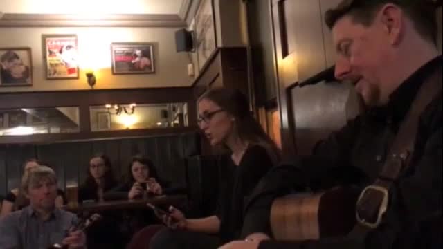 Singing The Parting Glass on a Musical Irish Pub Crawl