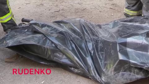 V Mariupolu začalo pod dohledem ruských jednotek a jednotek DLR a místní samosprávy odklízení trosek