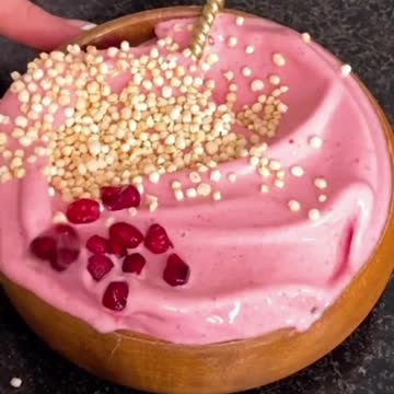 Delicious Easy To Make PINK Holiday smoothie bowls Recipe