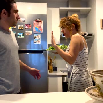 قدرت یادگیری دخترها برای نگه داشتن دعواها و ناراحتی ها در ذهنشان، بسیار بالاست،