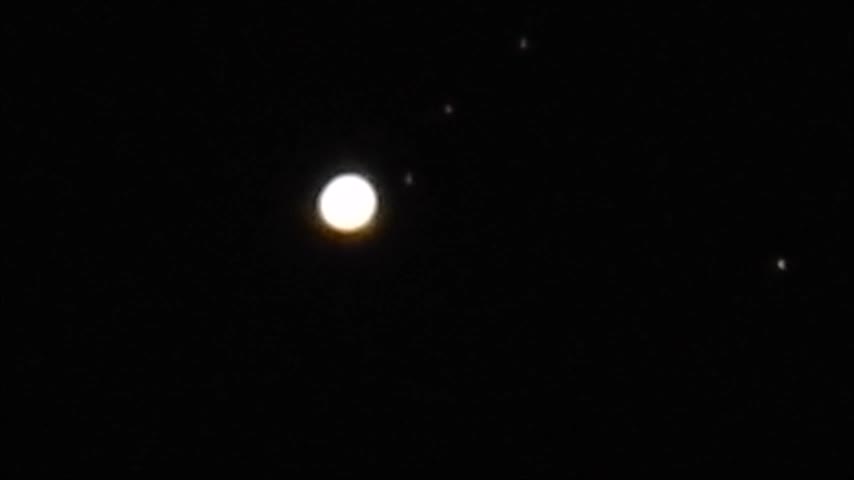 Awesome Zoom In Of Jupiter and Many of Its Moons