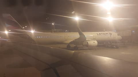 Airbus A321 PT-XPE realiza testes no solo