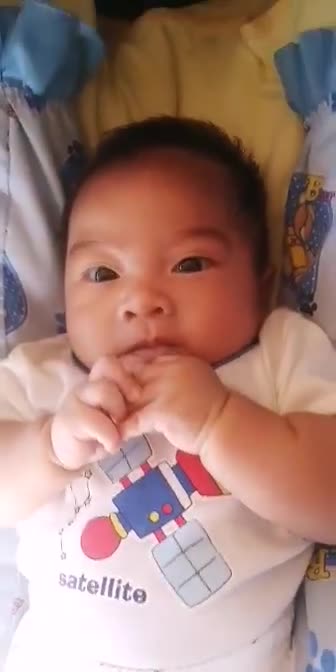 Baby Reaction to Awful Sounds