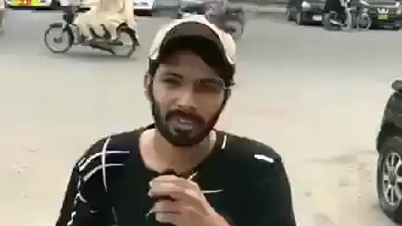 He is in karachi๐๐๐