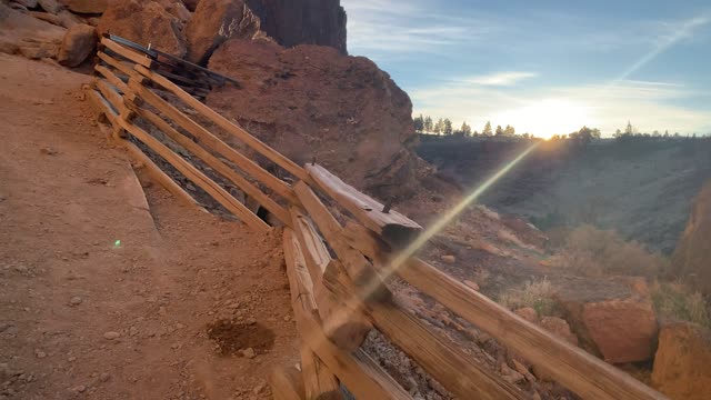 Central Oregon – Smith Rock State Park – Traversing the Climber's Area – 4K