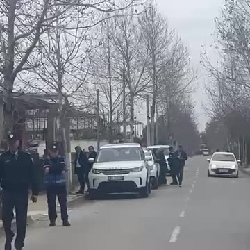 31 vjeçarja vritet me armë zjarri në oborrin e banesës në Kamëz