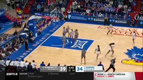 March Madness NCAA | Smya Nichols COOKING IN THE FIELD! | KUWBball NCAAWBB SmyaNichols