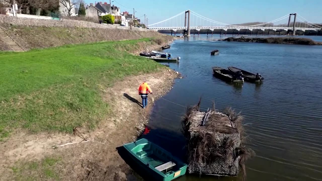 France's longest river suffers under drought