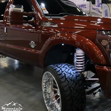 Lifted Ford F250 4X4 Pickup Truck Platinum