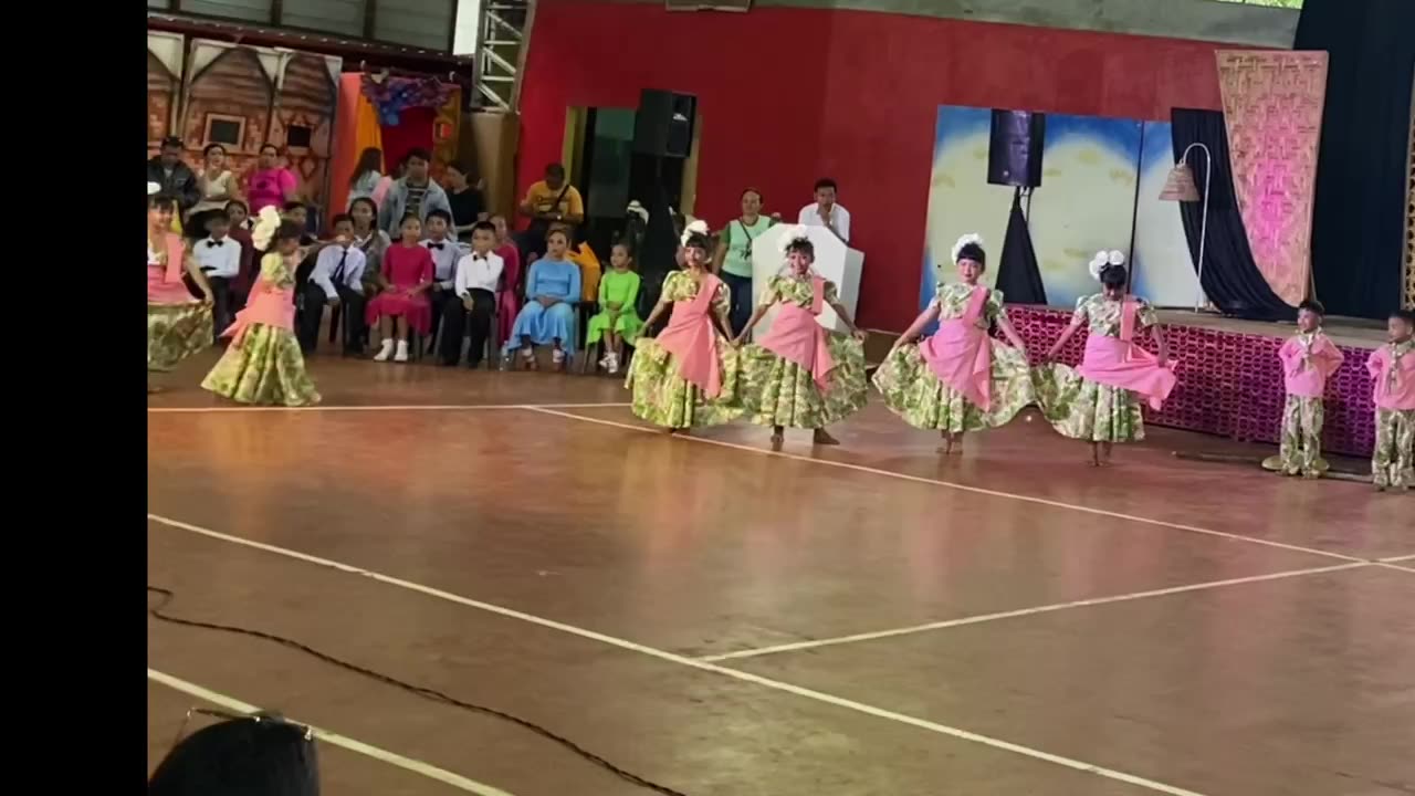 Folkdance contest elementary level