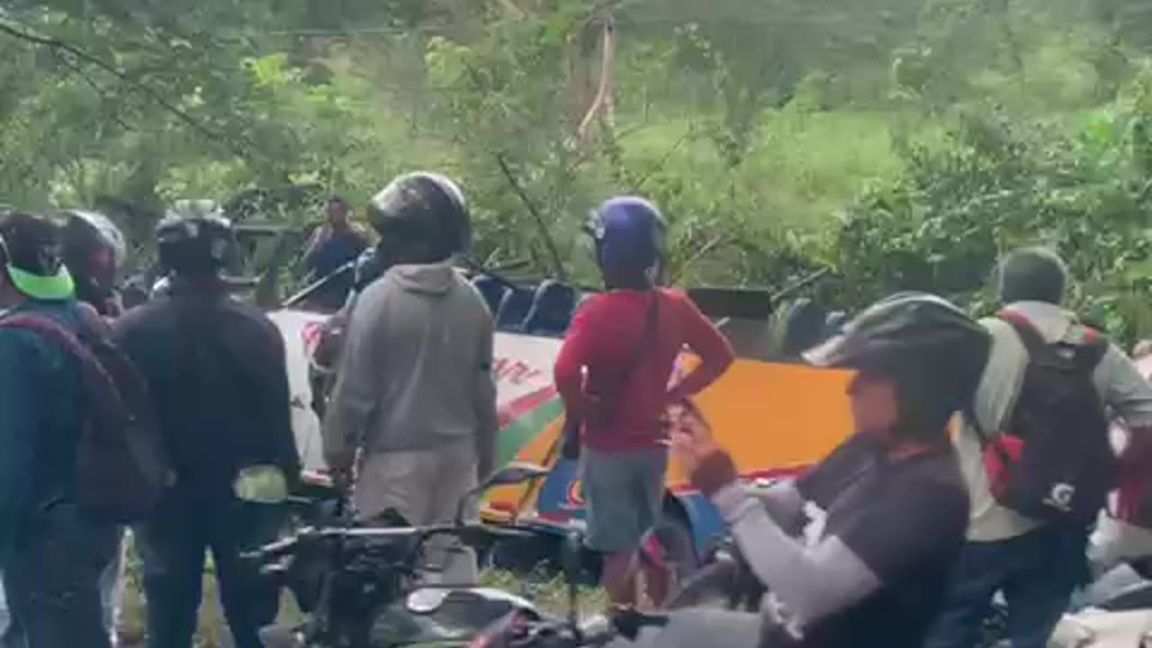 Accidente de bus en la bajada de Turbaco