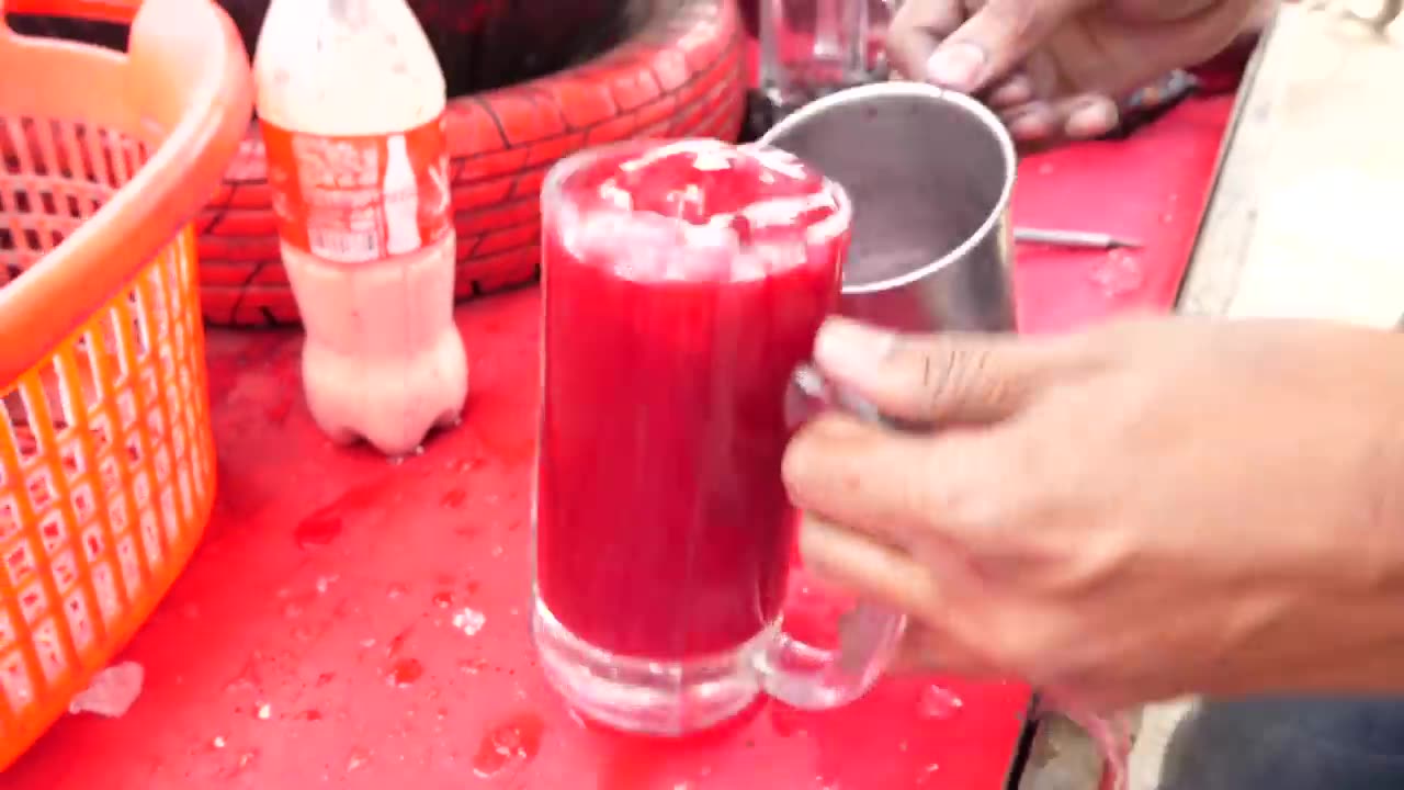 HARDCORE Chicken, GOAT Foot PAYA + Pakistani Street Food TOUR of Lahore