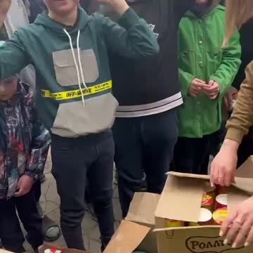 Distribuce humanitární pomoci v Mariupolu vládou DLR