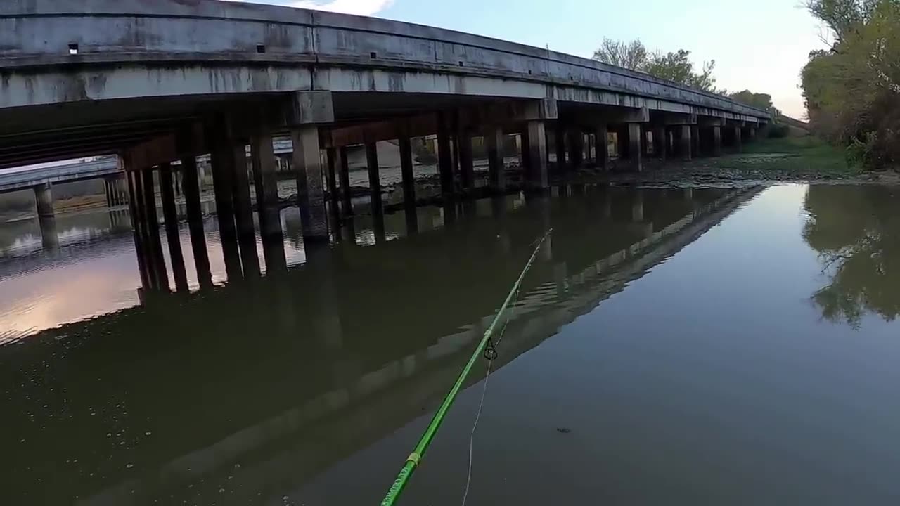 2 hours of slab crappie fishing from the bank(must watch)