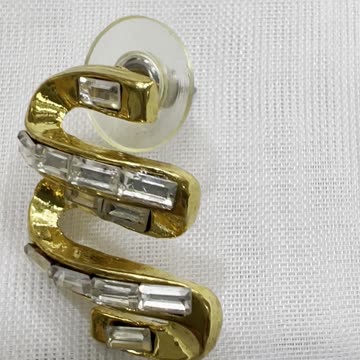 18KGP 25mm Post Earrings. Made with Swarovski Crystal. Party. Event. Banquet