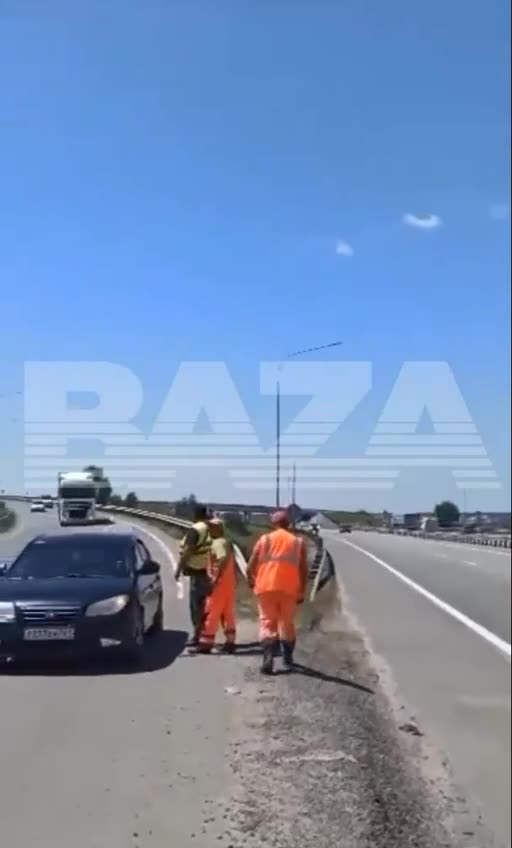 Rashist helicopter broke high-voltage wires on the highway "Rostov - Taganrog"