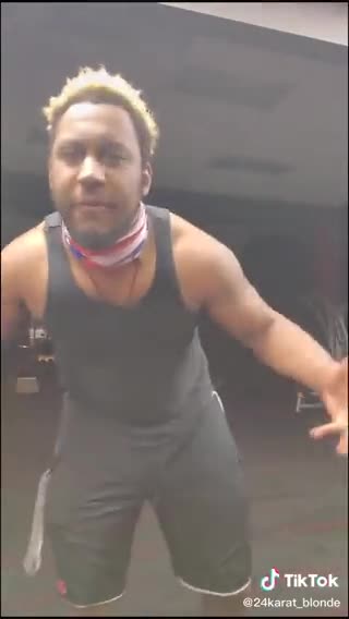 @eclipsethis2003 😬😲 9:24 AM · Mar 10, 2023