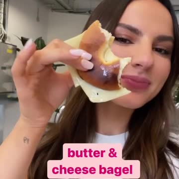 WHAT I EAT IN A DAY TO MAINTAIN MY SHAPE 💙 | KrissyCela