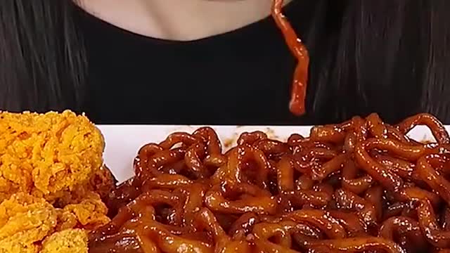 Black Bean Noodles Spicy Fried Chicken #zoeyasmr #zoeymukbang #bigbites #mukbang #asmr #food #먹방 #틱톡