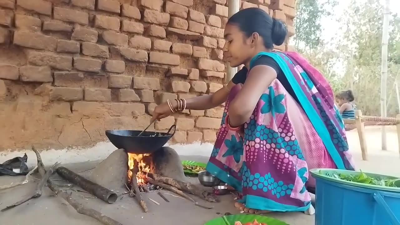 fish masala curry and vegetable recipe cooking&eating by santali tribe women||rural village India