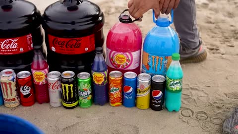 Giant Coca Cola & Big Monster, Chupa Chups, Mtn Dew, Fanta, Mirinda and Mentos soda mix Underground5