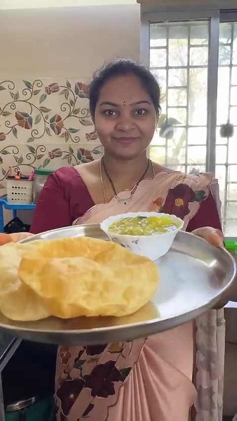 మా ఆయన sudden గా టిఫిన్ లోకి పూరీ చేయమన్నారు poori short time recipe