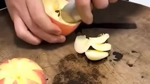 Apple cutting