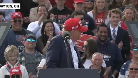 FRIGGIN TELEPROMPTERS!!!😂 😂 😂